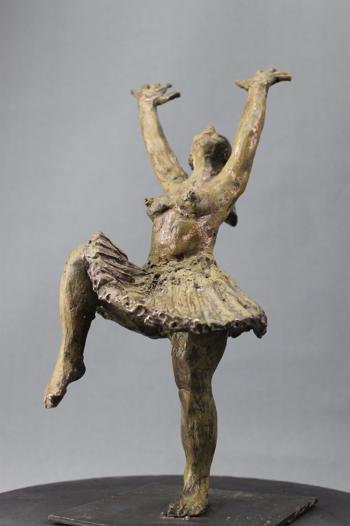 sculpture, audrey flechet, fonderie du champ bon, statue, statuette, bronze, cire perdue, l'élan, cancan, cirque, danse, danseuse