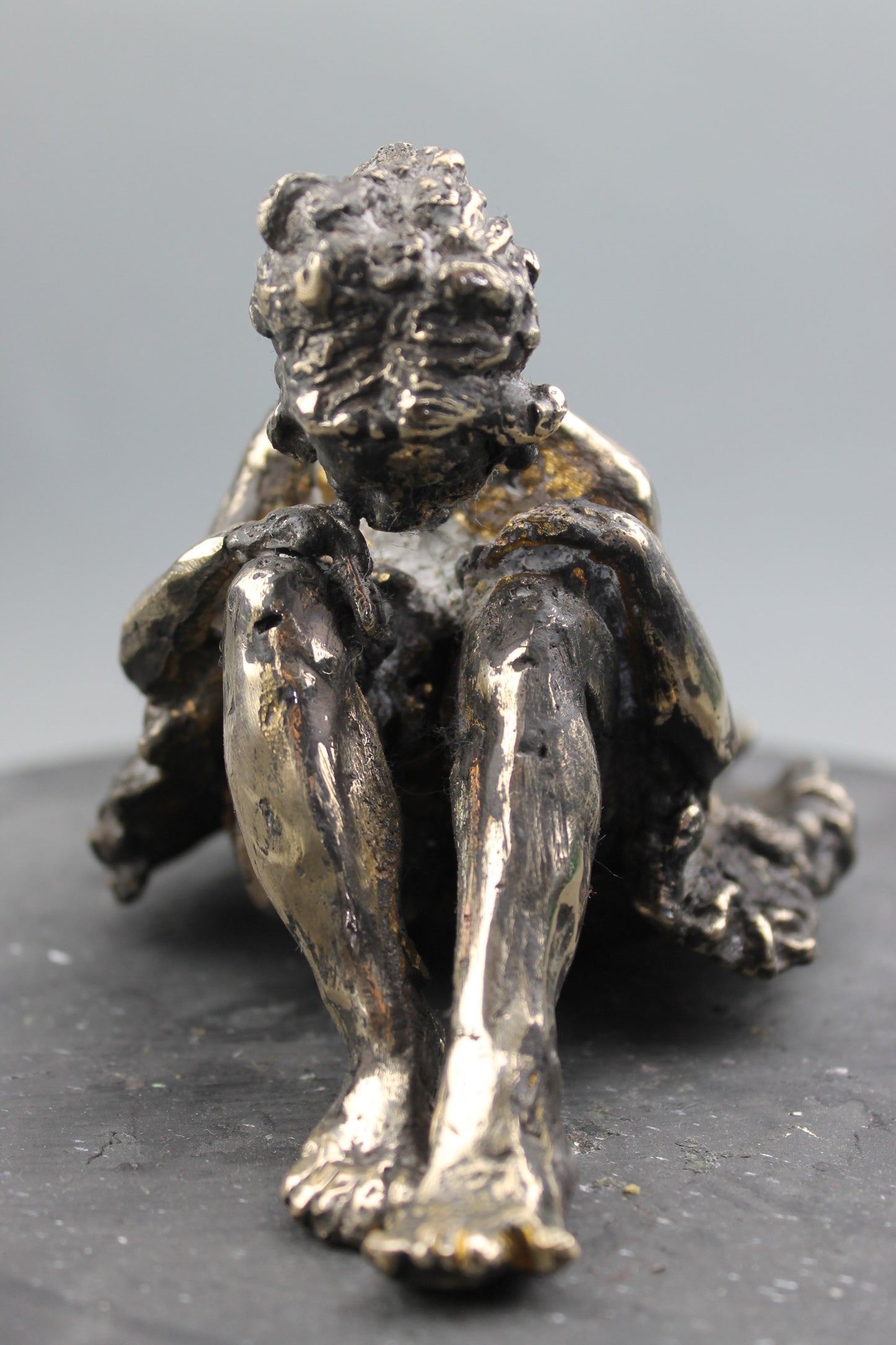 audrey flechet, flechet, sculpture, fonderie du champ bon, lili regarde les fourmis, french cancan, cancan, danse, dance, danseuse, bronze , bronce, bronzo, cire perdue, lost wax, metal casting