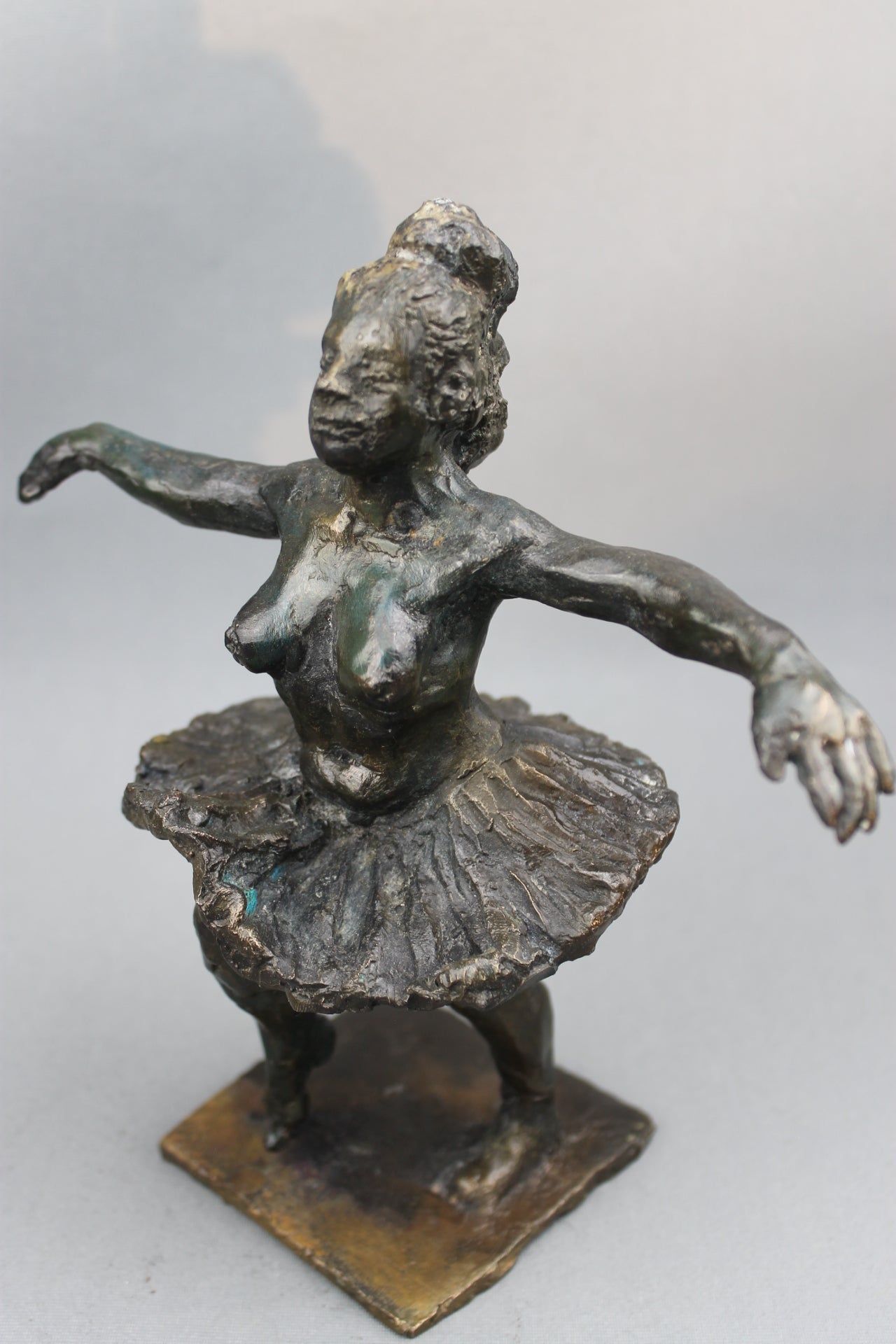 audrey flechet, flechet, sculpture, fonderie du champ bon, film stop motion, bronze, cancan, danseuse, film animation, film stop motion, danse aérienne