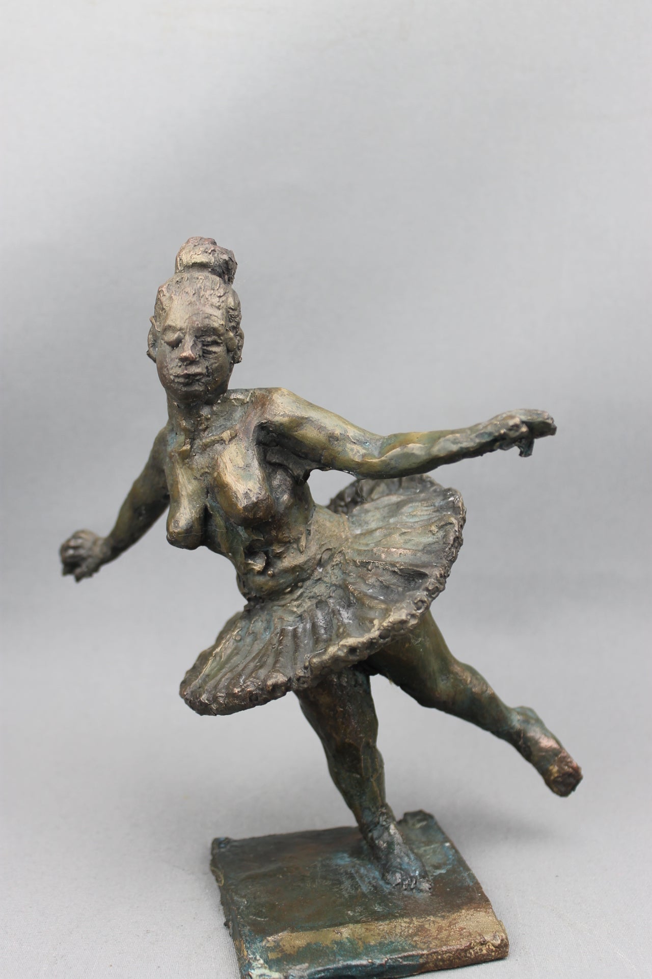 audrey flechet, flechet, sculpture, fonderie du champ bon, film stop motion, bronze, cancan, danseuse, film animation, film stop motion, élégance transparente