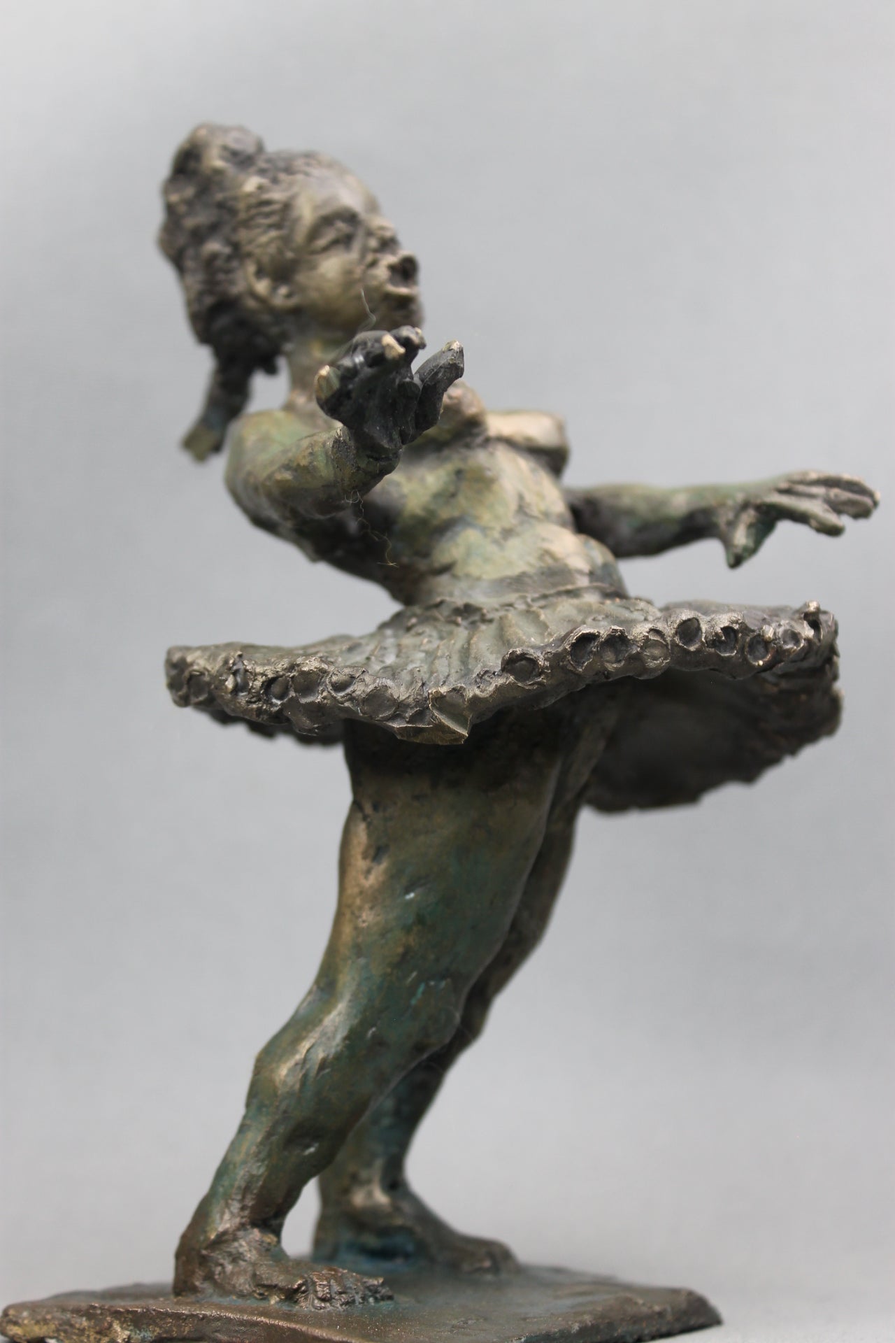 audrey flechet, flechet, sculpture, fonderie du champ bon, film stop motion, bronze, cancan, danseuse, film animation, film stop motion, univers changeant