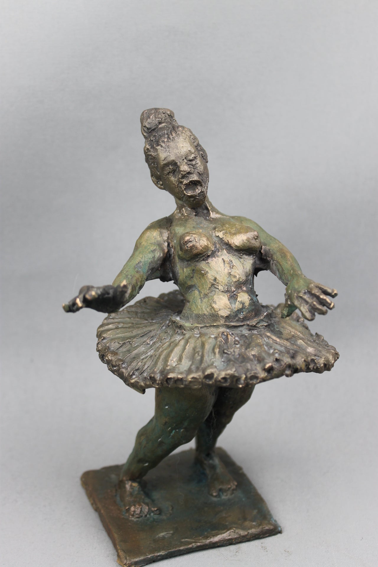 audrey flechet, flechet, sculpture, fonderie du champ bon, film stop motion, bronze, cancan, danseuse, film animation, film stop motion, univers changeant