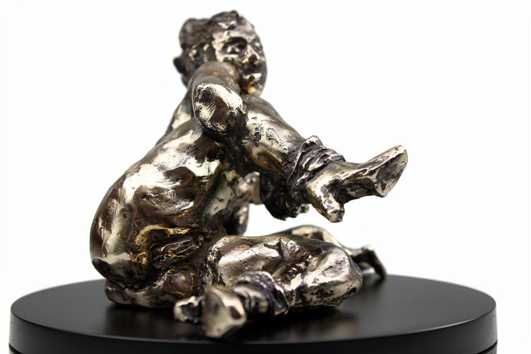 sculpture contemporaine, egon schiele, sculpture, audrey flechet, flechet, fonderie du champ bon, bronze, statue, statuette, cire perdue, technique de la cire perdue, bronce, lost wax, les bottes rouges, nu féminin, nu féminin à la jambe relevée