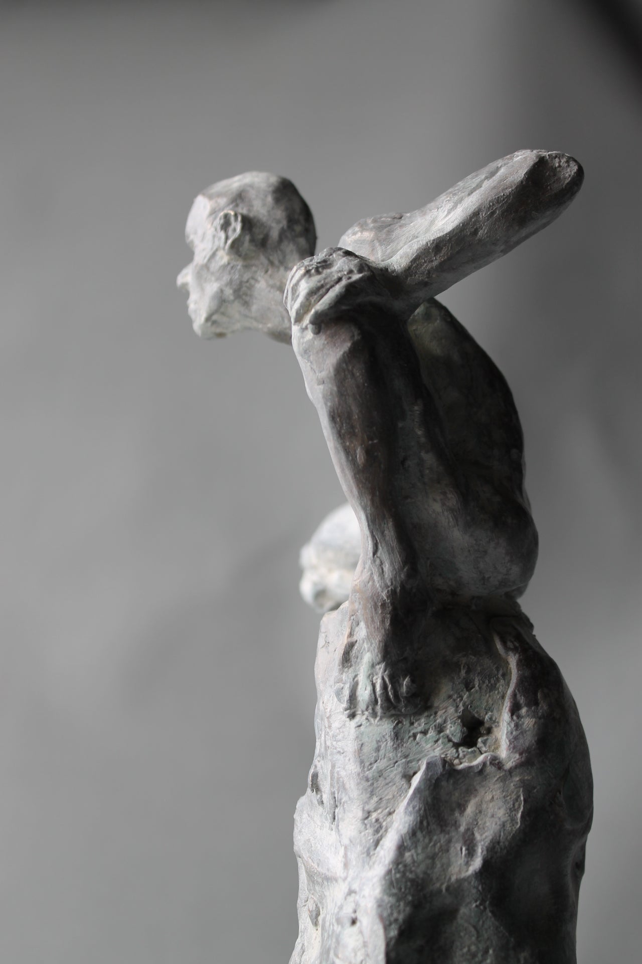 atento, bronce, bronzo, metal casting, lost wax, sentinelle, sculpture, audrey flechet, fonderie du champ bon, bronze, bronze blanc de titane, cire perdue, watcher