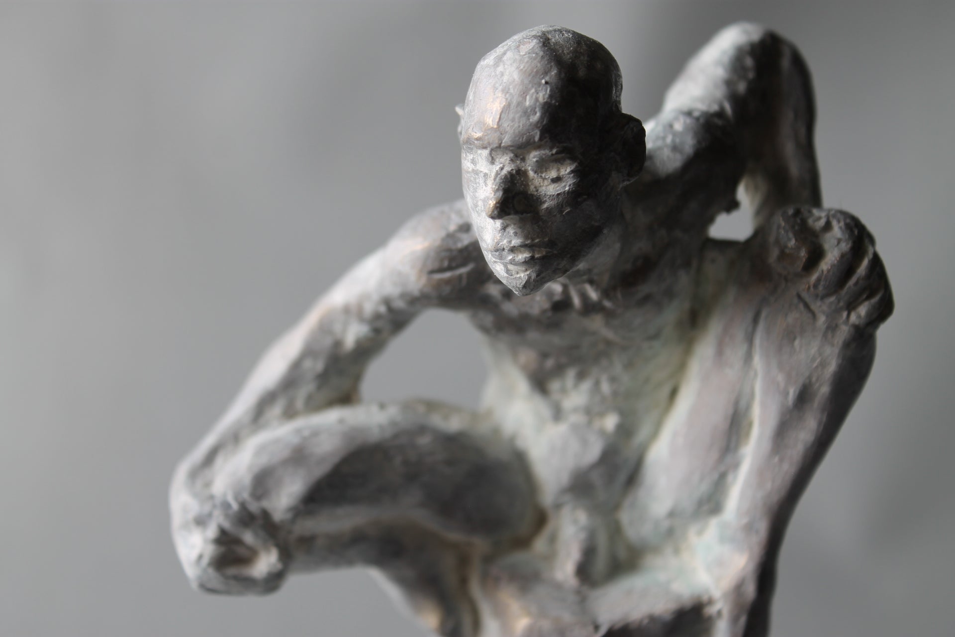 atento, bronce, bronzo, metal casting, lost wax, sentinelle, sculpture, audrey flechet, fonderie du champ bon, bronze, bronze blanc de titane, cire perdue, watcher