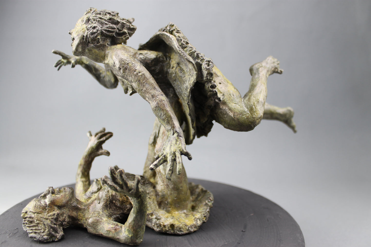 sculpture, audrey flechet, fonderie du champ bon, cancan, envol, bronze, statue, statuette, danse, cabaret