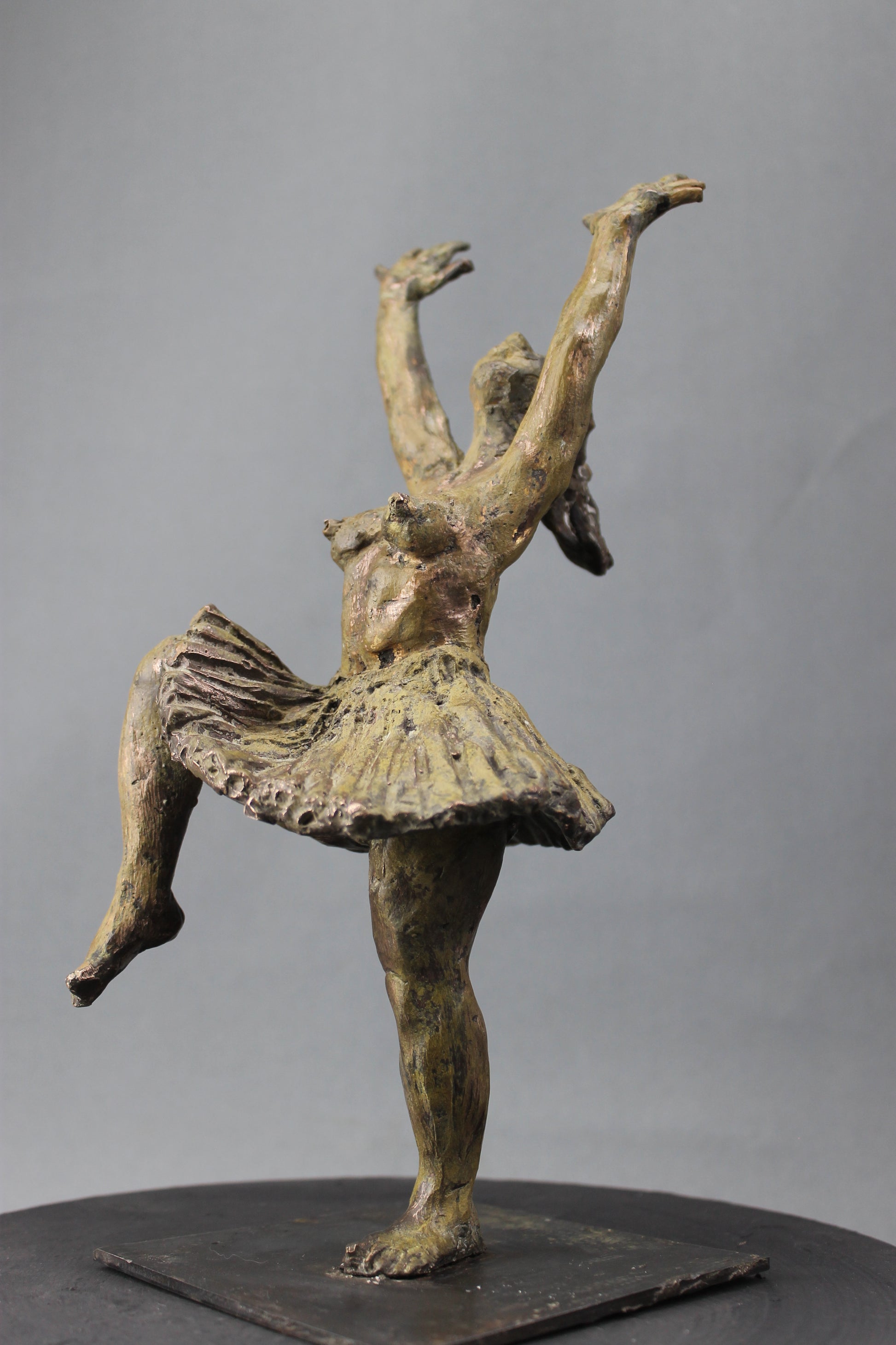 sculpture, audrey flechet, fonderie du champ bon, statue, statuette, bronze, cire perdue, l'élan, cancan, cirque, danse, danseuse