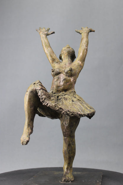 sculpture, audrey flechet, fonderie du champ bon, statue, statuette, bronze, cire perdue, l'élan, cancan, cirque, danse, danseuse