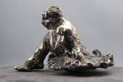 audrey flechet, flechet, sculpture, fonderie du champ bon, lili regarde les fourmis, french cancan, cancan, danse, dance, danseuse, bronze , bronce, bronzo, cire perdue, lost wax, metal casting