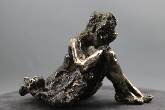 audrey flechet, flechet, sculpture, fonderie du champ bon, lili regarde les fourmis, french cancan, cancan, danse, dance, danseuse, bronze , bronce, bronzo, cire perdue, lost wax, metal casting