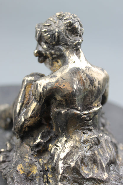 audrey flechet, flechet, sculpture, fonderie du champ bon, lili regarde les fourmis, french cancan, cancan, danse, dance, danseuse, bronze , bronce, bronzo, cire perdue, lost wax, metal casting