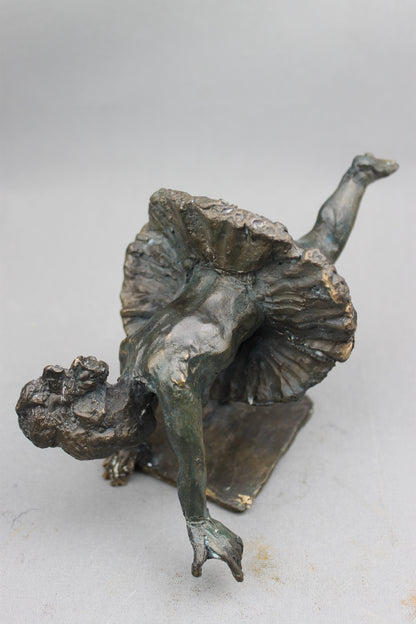 audrey flechet, flechet, sculpture, fonderie du champ bon, film stop motion, bronze, cancan, danseuse, film animation, film stop motion,envol inattendu