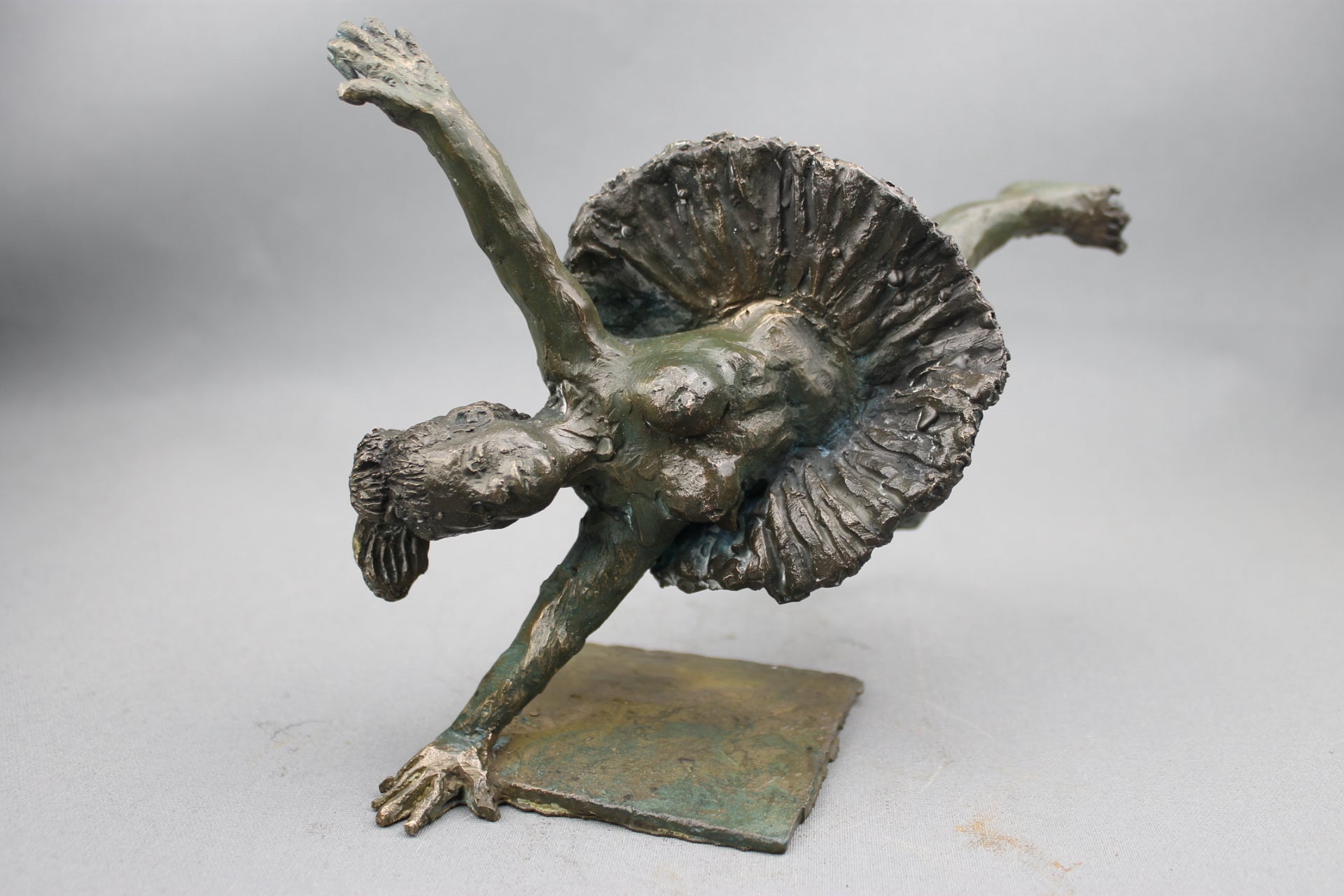 audrey flechet, flechet, sculpture, fonderie du champ bon, film stop motion, bronze, cancan, danseuse, film animation, film stop motion, trajectoire imprévue