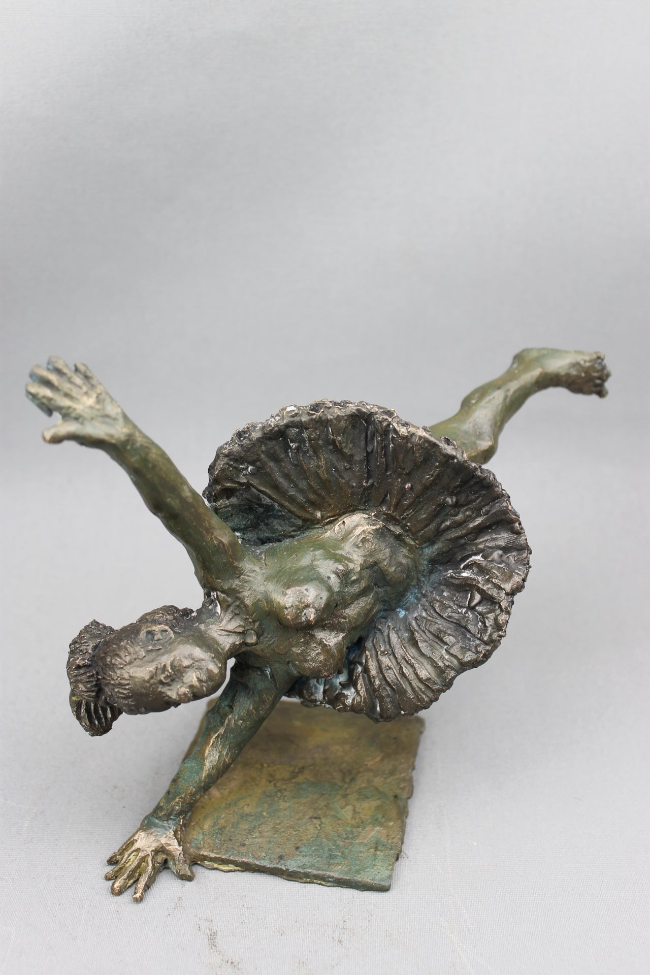 audrey flechet, flechet, sculpture, fonderie du champ bon, film stop motion, bronze, cancan, danseuse, film animation, film stop motion, grace sous tension
