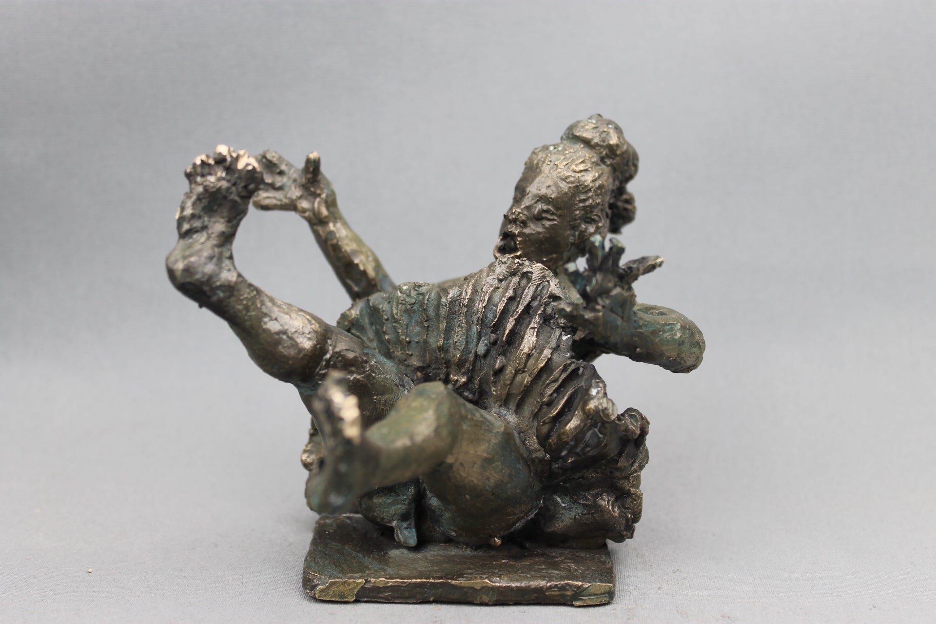 audrey flechet, flechet, sculpture, fonderie du champ bon, film stop motion, bronze, cancan, danseuse, film animation, film stop motion, acrobate malchanceuse