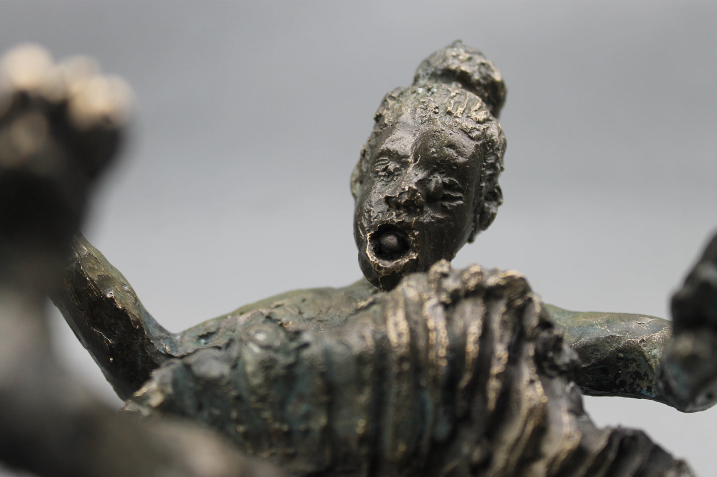 audrey flechet, flechet, sculpture, fonderie du champ bon, film stop motion, bronze, cancan, danseuse, film animation, film stop motion, acrobate malchanceuse