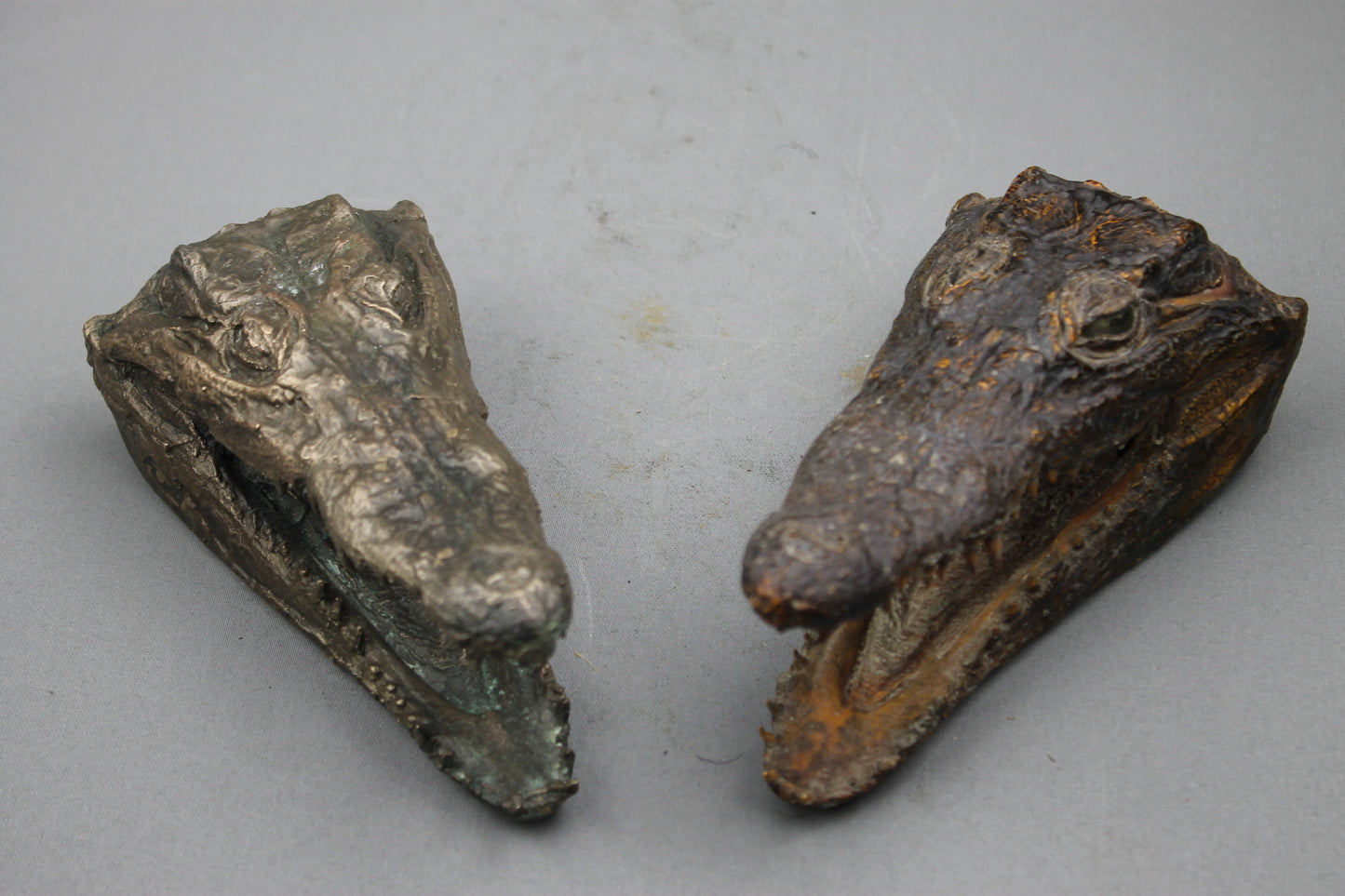 Tête de Crocodile en Bronze - Sculpture Artisanale d'Exception