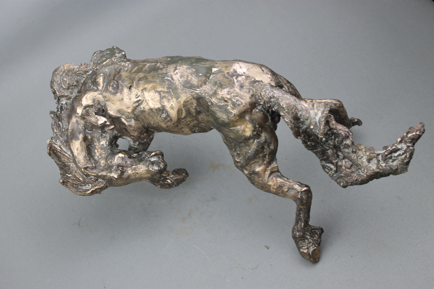 sculpture, bronze, contemporaine, audrey flechet, flechet, fonderie du champ bon, technique de la cire perdue, lost wax, statue, statuette, cheval, cabré, roulé boulé