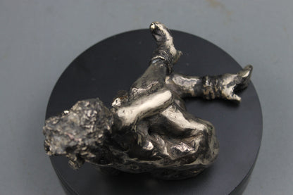 sculpture contemporaine, egon schiele, sculpture, audrey flechet, flechet, fonderie du champ bon, bronze, statue, statuette, cire perdue, technique de la cire perdue, bronce, lost wax, les bottes rouges, nu féminin, nu féminin à la jambe relevée